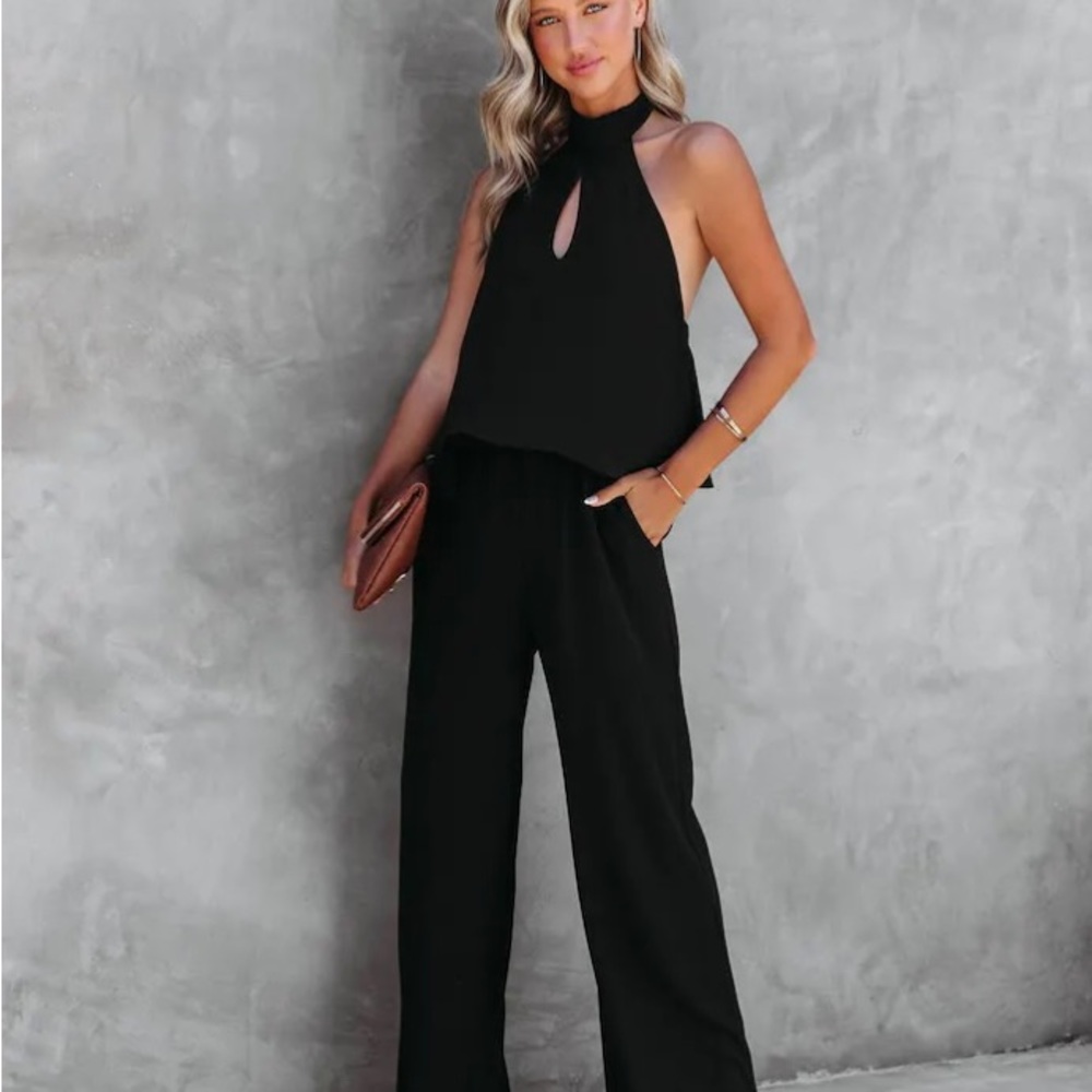 VICI stunning halter jumpsuit NWOT - Picture 4 of 12